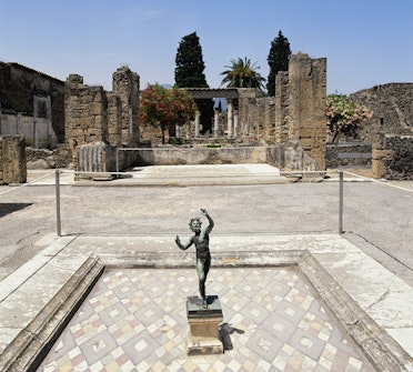 house of the fawn things to do in pompeii