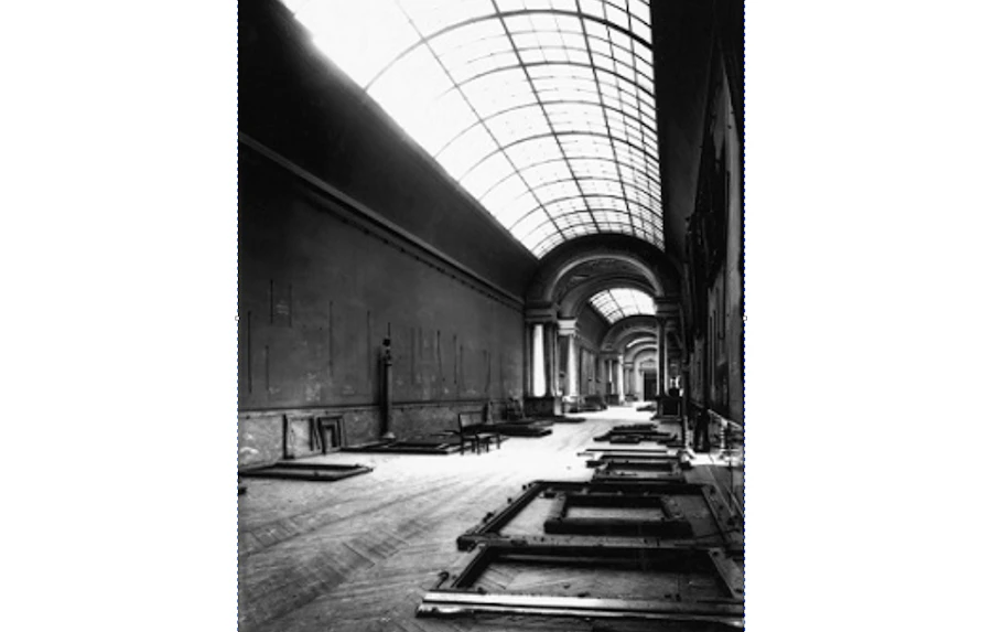 Louvre Facts