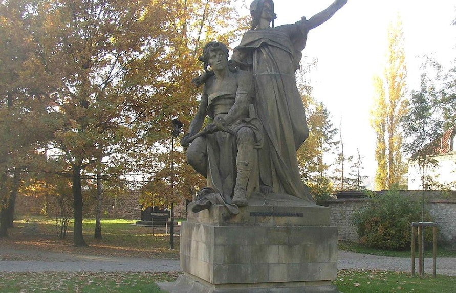 statue of the legendary premsyl and princess libuse at vysehrad park	