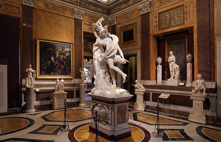 what to see at borghese gallery - apollo and daphne by bernini