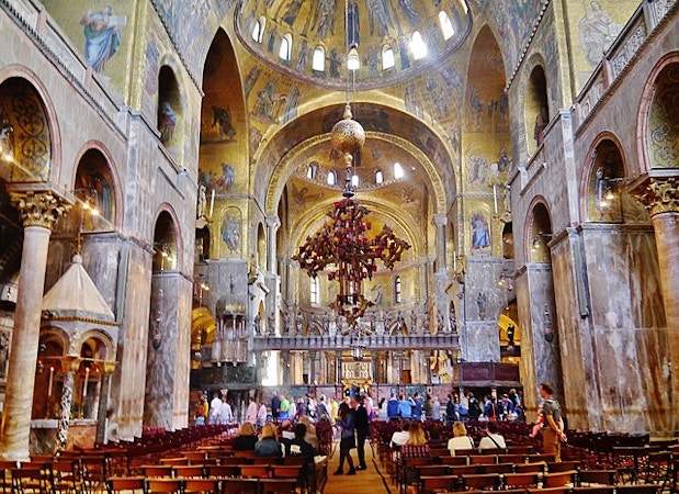 Interieur San Marco Basiliek
