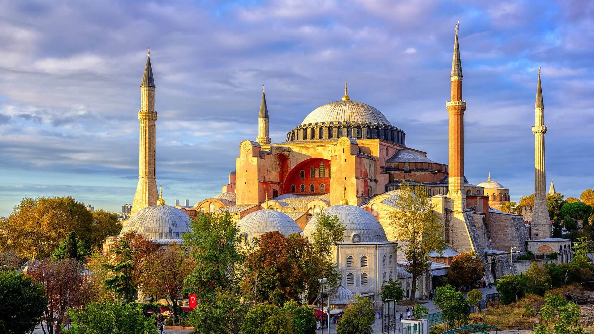 Hagia Sophia Church: A Look At Its History, And Architecture & Design