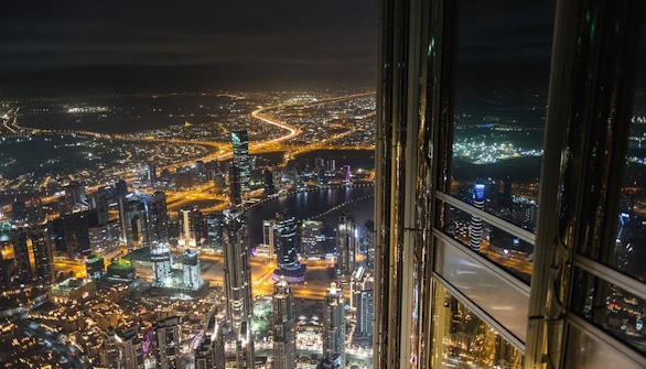 Dubai to Abu Dhabi- Have a Cup of Tea in Observation Deck At 300 Meters