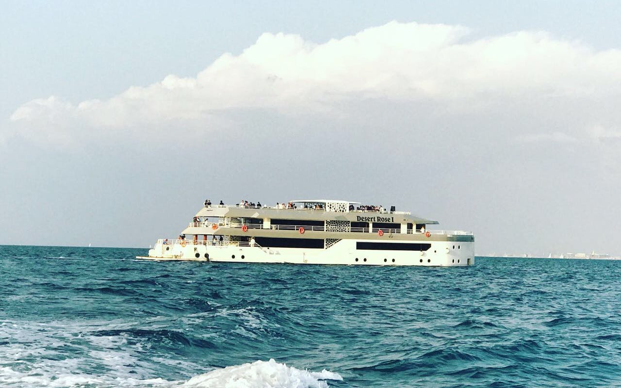 yacht tours dubai