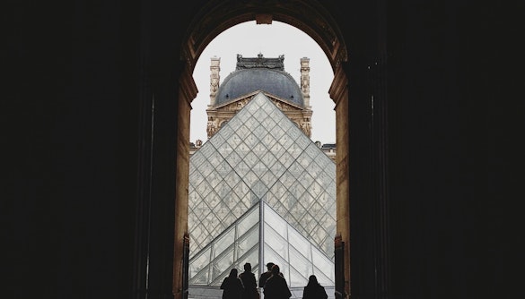 Visita el Louvre, salta la cola
