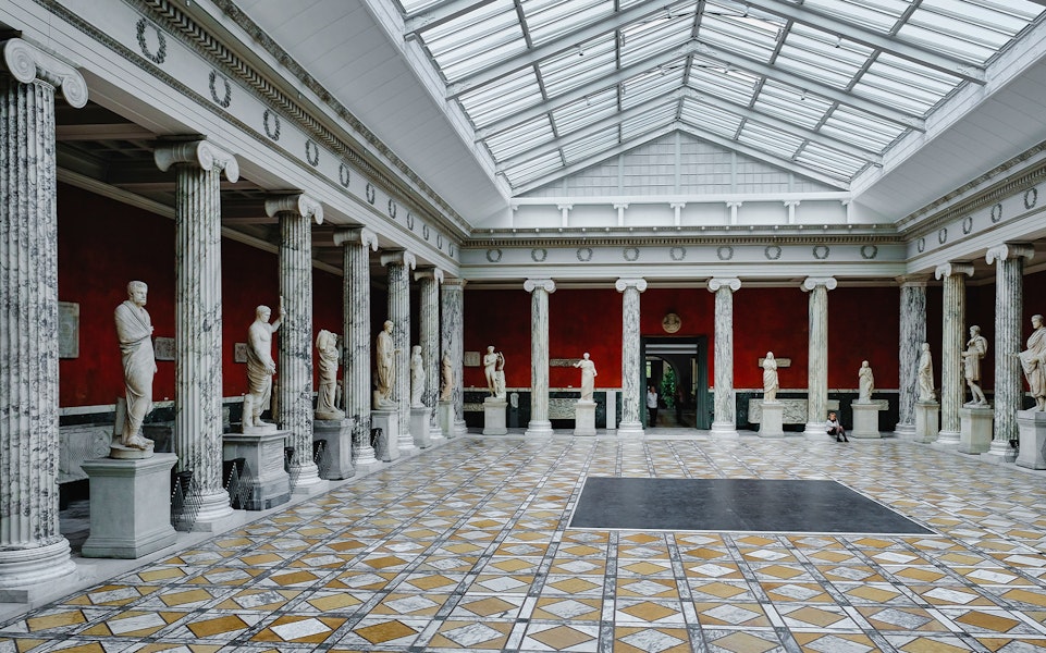 accademia gallery museum halls