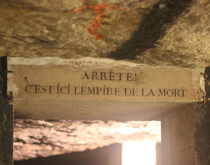 paris catacombs tour - entrance sign