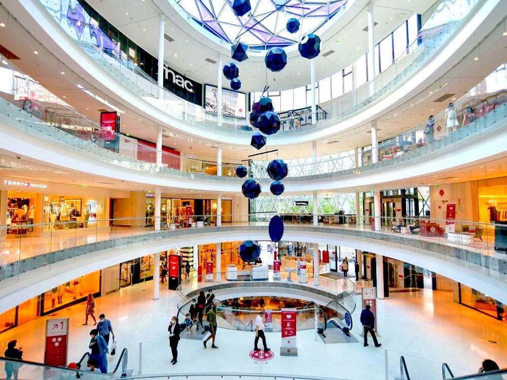 Challenges - A la sortie du confinement, le retour en magasins reste encore timide