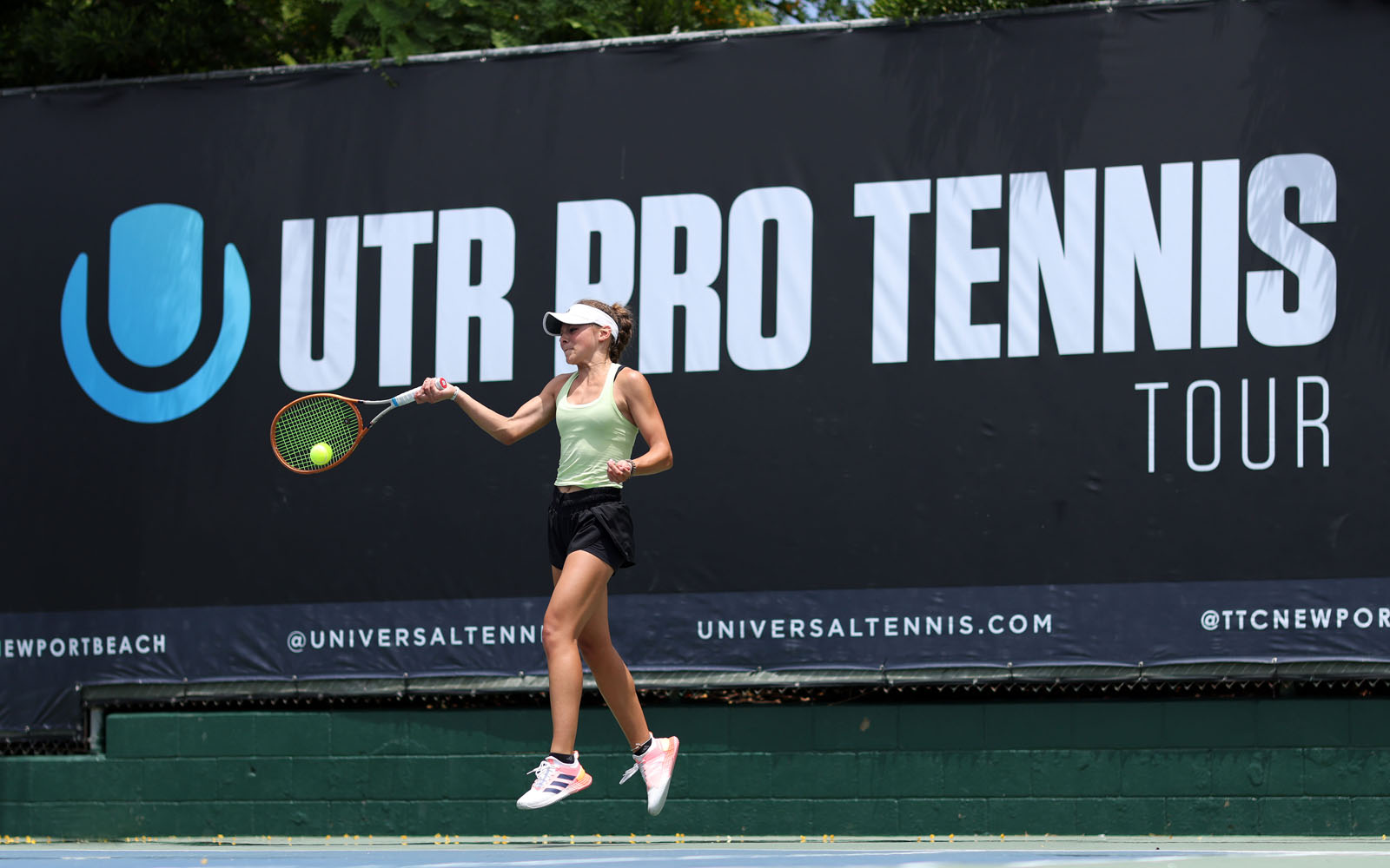Universal Tennis