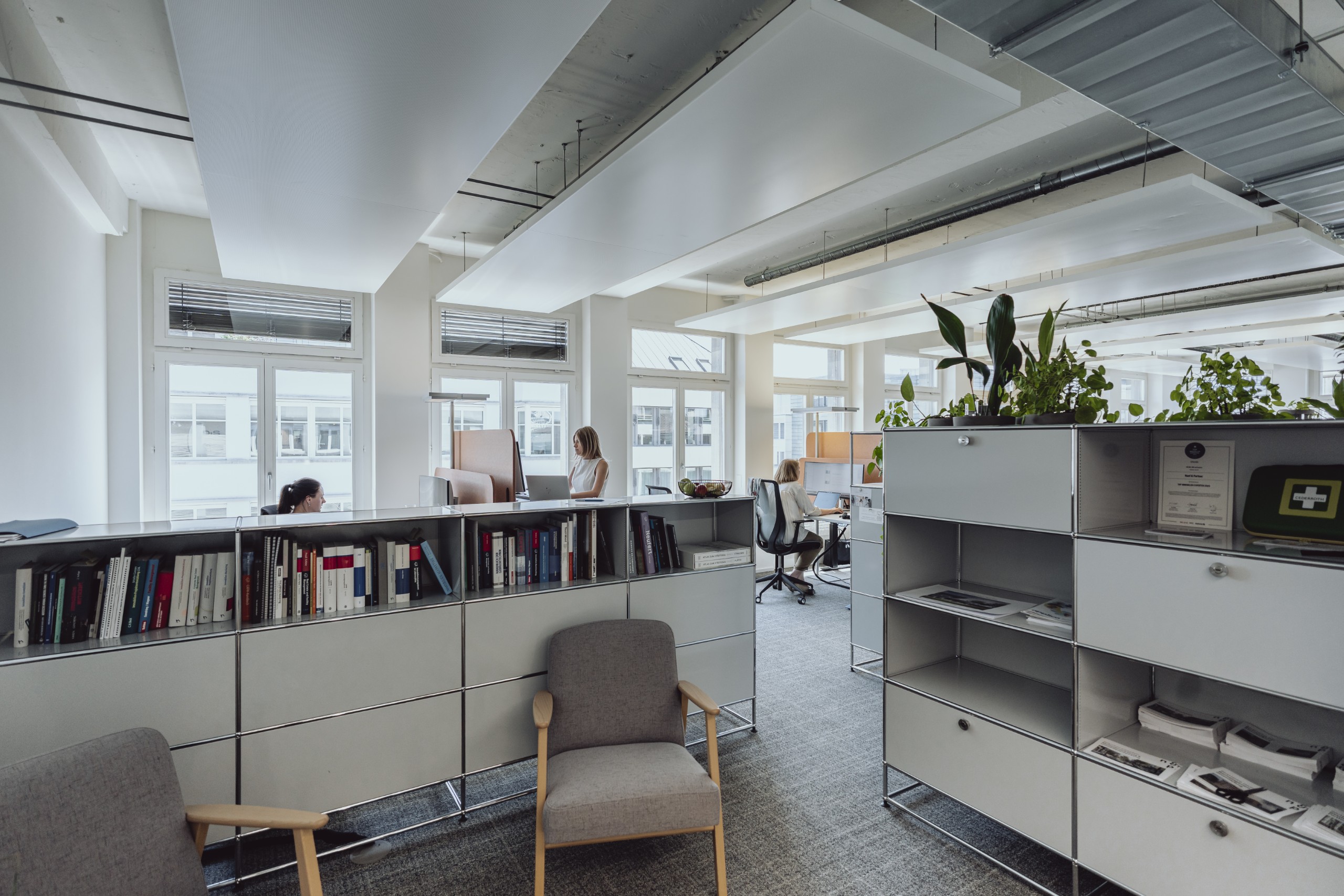Naef & Partner Büro Bleicherweg 10 Zürich - Empfang