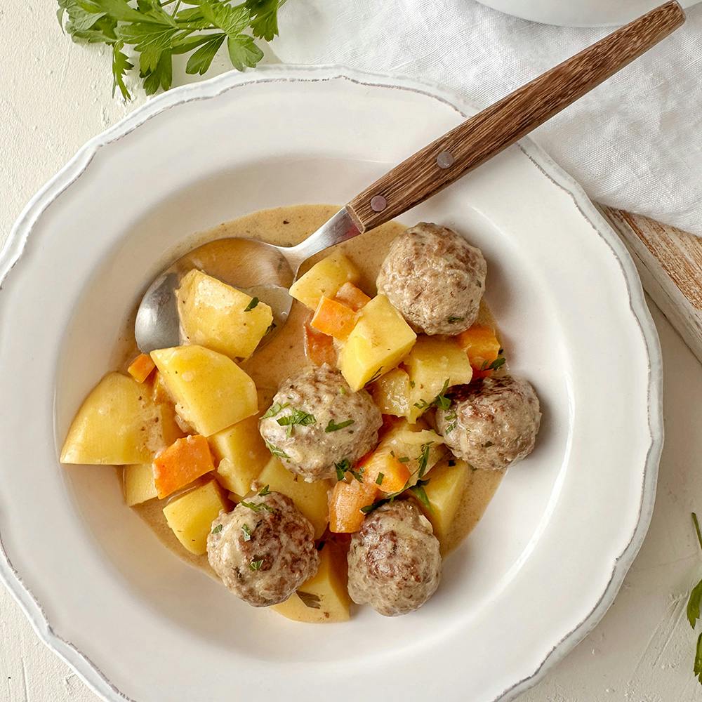 Plat viking aux boulettes de viande et aux pommes de terre