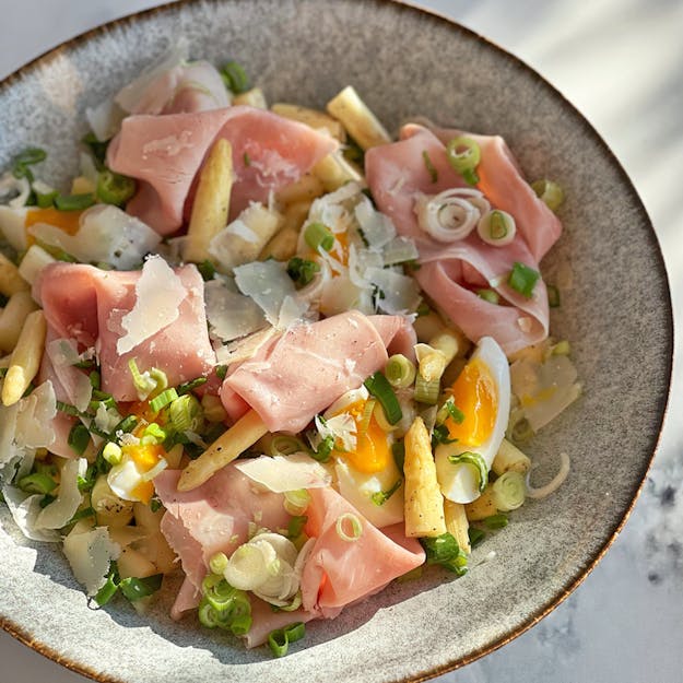 Lauwarmer Spargelsalat – Frühlingsbrunch Rezept