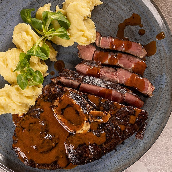 Schweinskoteletts mit Bratensauce Intenso & Puro - Fleisch-Rezept
