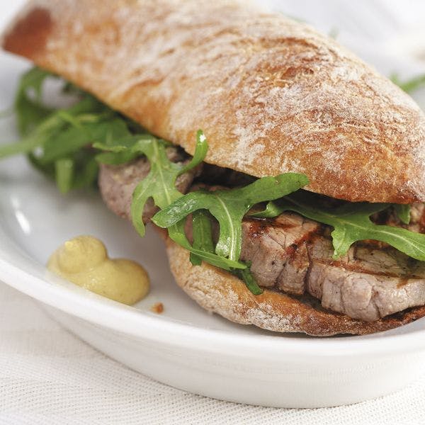 Panino con bistecca, con ottimo pane tipo ciabatta