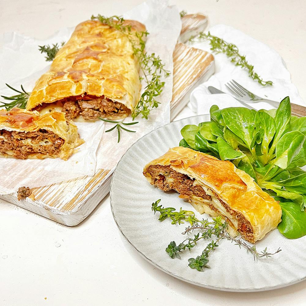 Ricetta di strudel di carne macinata con pasta sfoglia croccante 