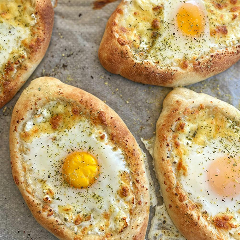 Khatchapouri - recette géorgienne de pain au fromage et à l’œuf