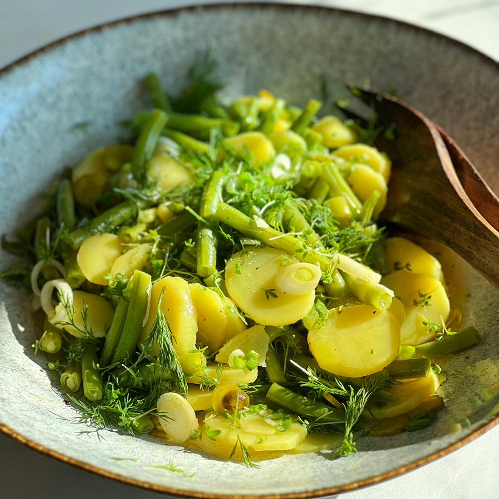 Kartoffelsalat mit grünen Bohnen – sommerliche Grillbeilage