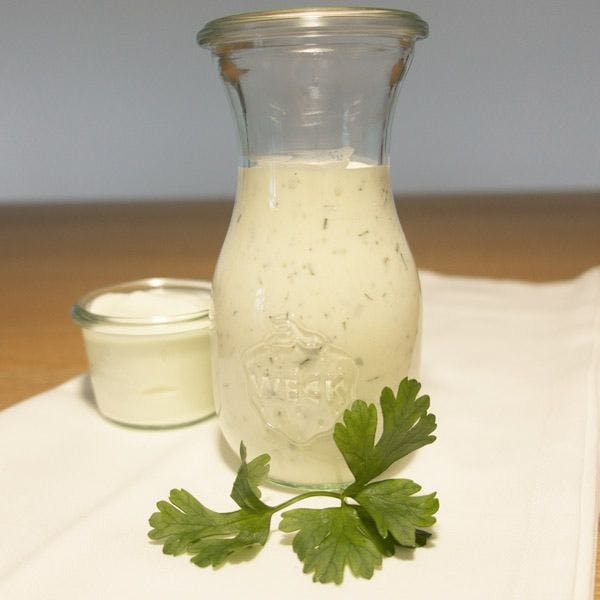 Joghurt-Dressing Rezept - eine feine hausgemachte Salatsauce