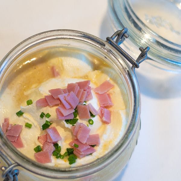 Soupe à la choucroute garnie de dés de jambon