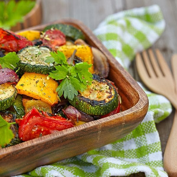 Spiedini misti di verdure alla griglia - ideali per il barbecue