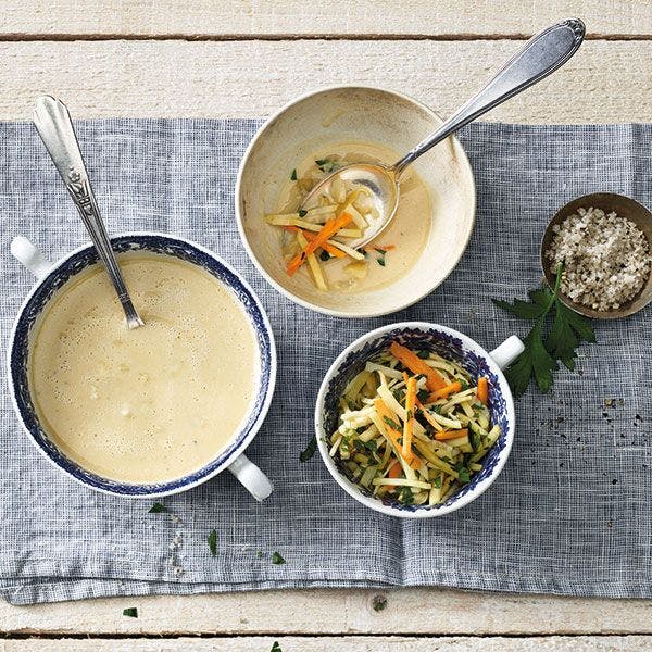 Soupe aux marrons avec des légumes-racines et du gingembre