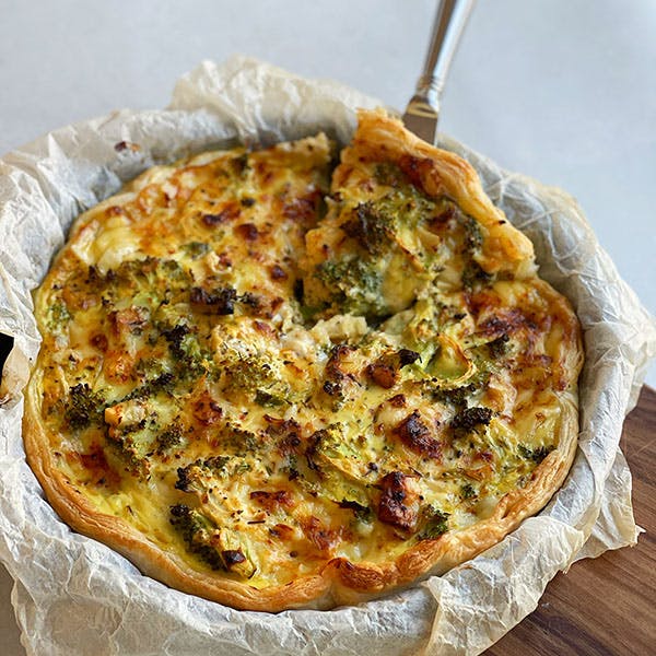 Quiche con broccoli e formaggio da raclette – Ricetta semplice