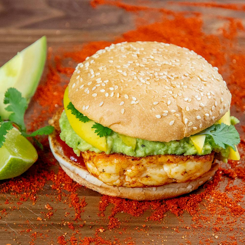 Halloumi Burger mit Avocado und Mango