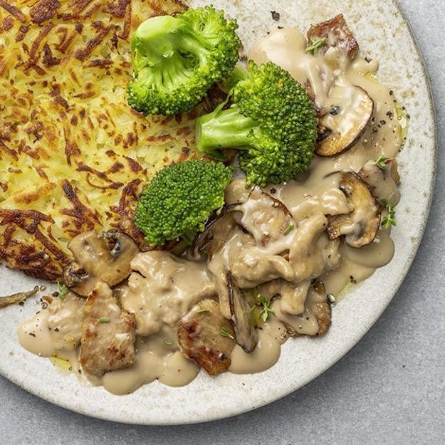 Spezzatino con salsaai funghi champignon