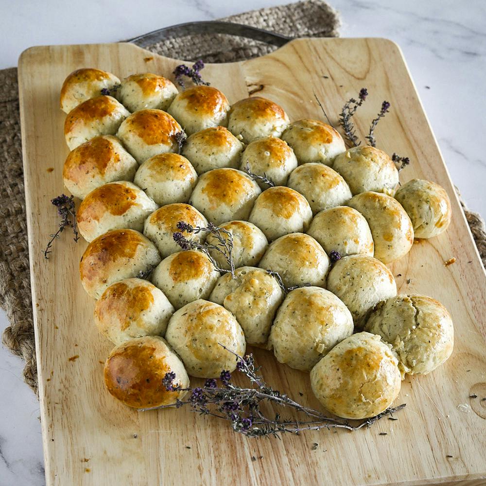 Abete di pane all’aglio – Ricetta per aperitivo natalizio