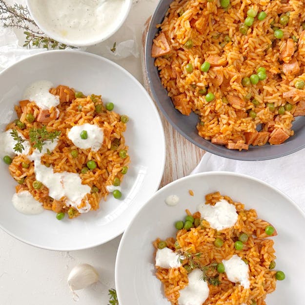 Schnelle Tomatenreispfanne mit Cervelat