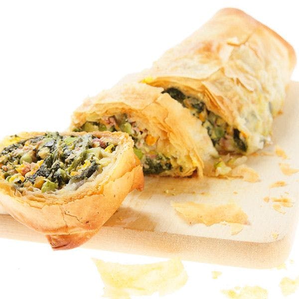 Appetitosa ricetta di strudel di verdure e prosciutto