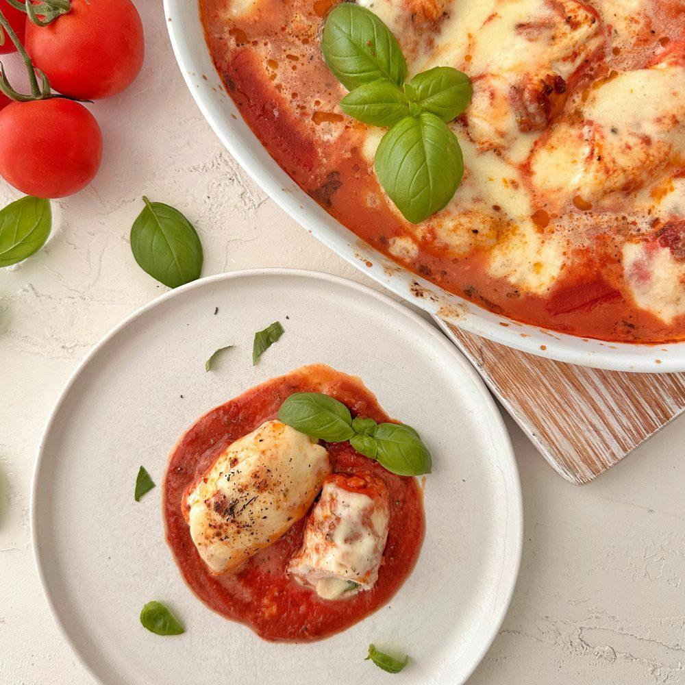 Petto di pollo ripieno con mozzarella e salsa di pomodoro
