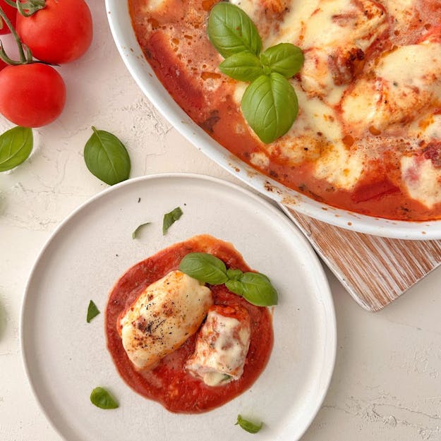 Roulades de Poulet à la Caprese avec Mozzarella et Tomates