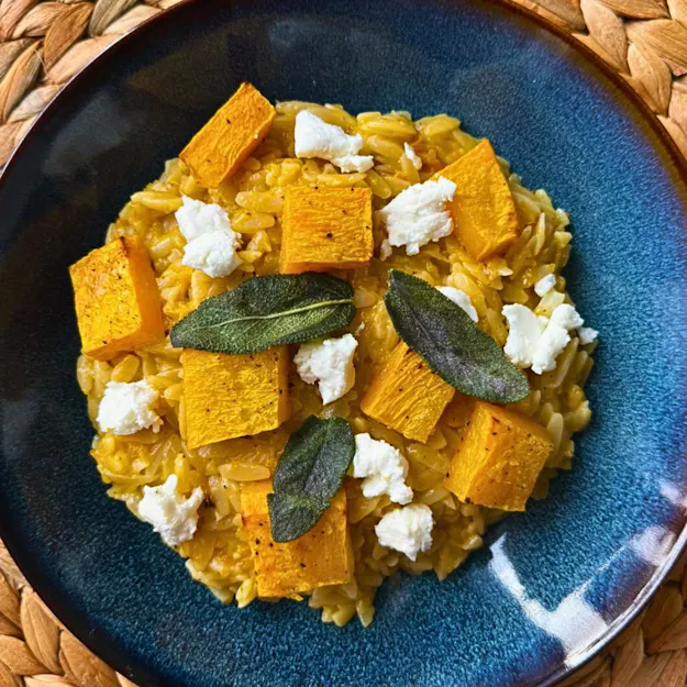 Kürbis-Risoni mit Ziegenkäse