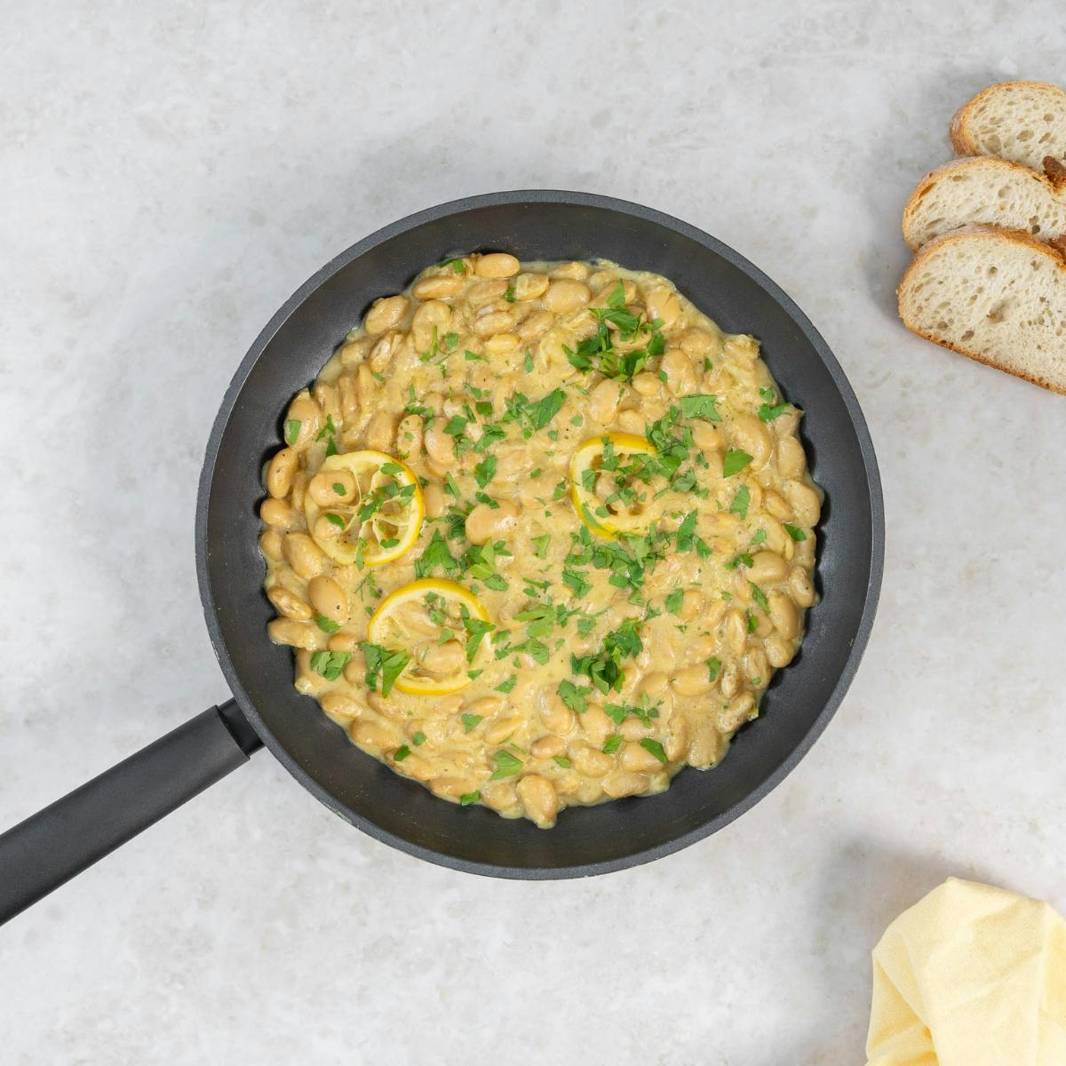 Haricots géants méditerranéens à l’ail et au citron