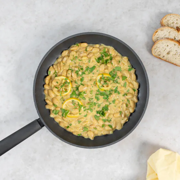 Mediterrane Riesenbohnen mit Knoblauch und Zitrone