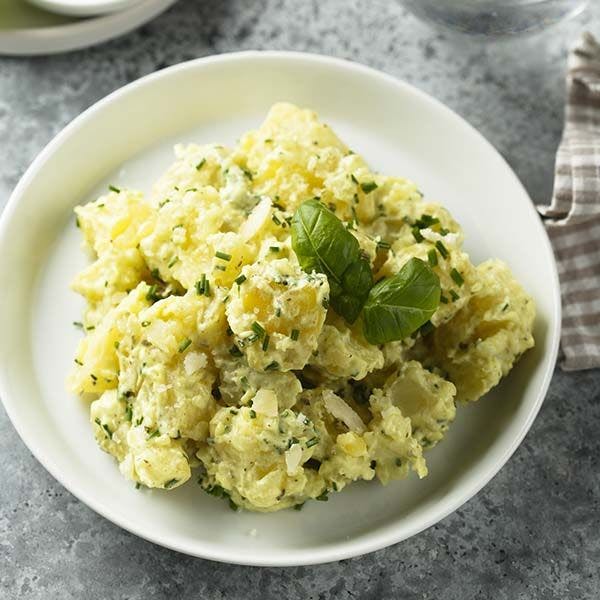 Kartoffelsalat Rezept, ein schweizer Salat-Klassiker und Grillbeilage