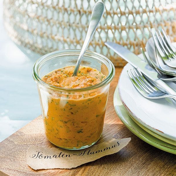 Feines Tomaten-Hummus Rezept - perfekt für den Gemüse-Dip