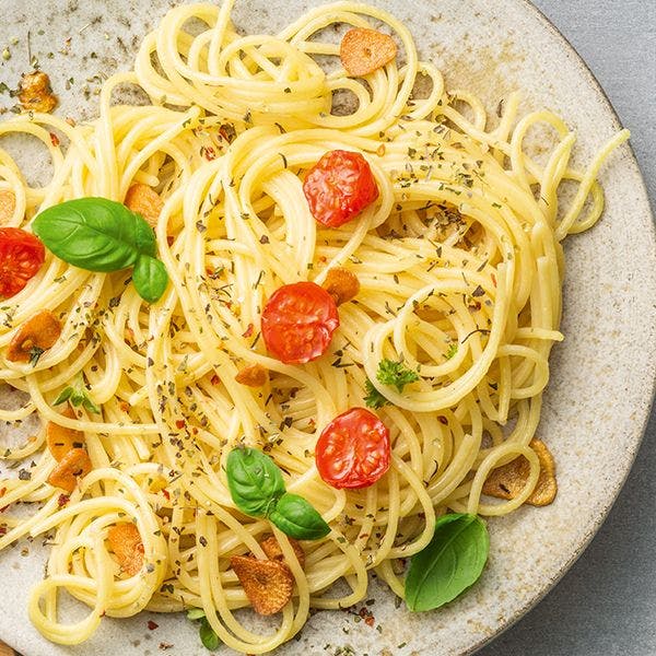 Spaghetti aglio e olio – ricetta estiva mediterranea