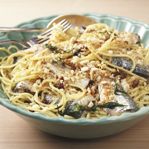 Spaghettis siciliens aux sardines - une recette méditerranéenne