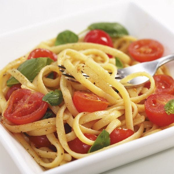 Linguines aux tomates cerises - un plat ultra-rapide et ultra-bon