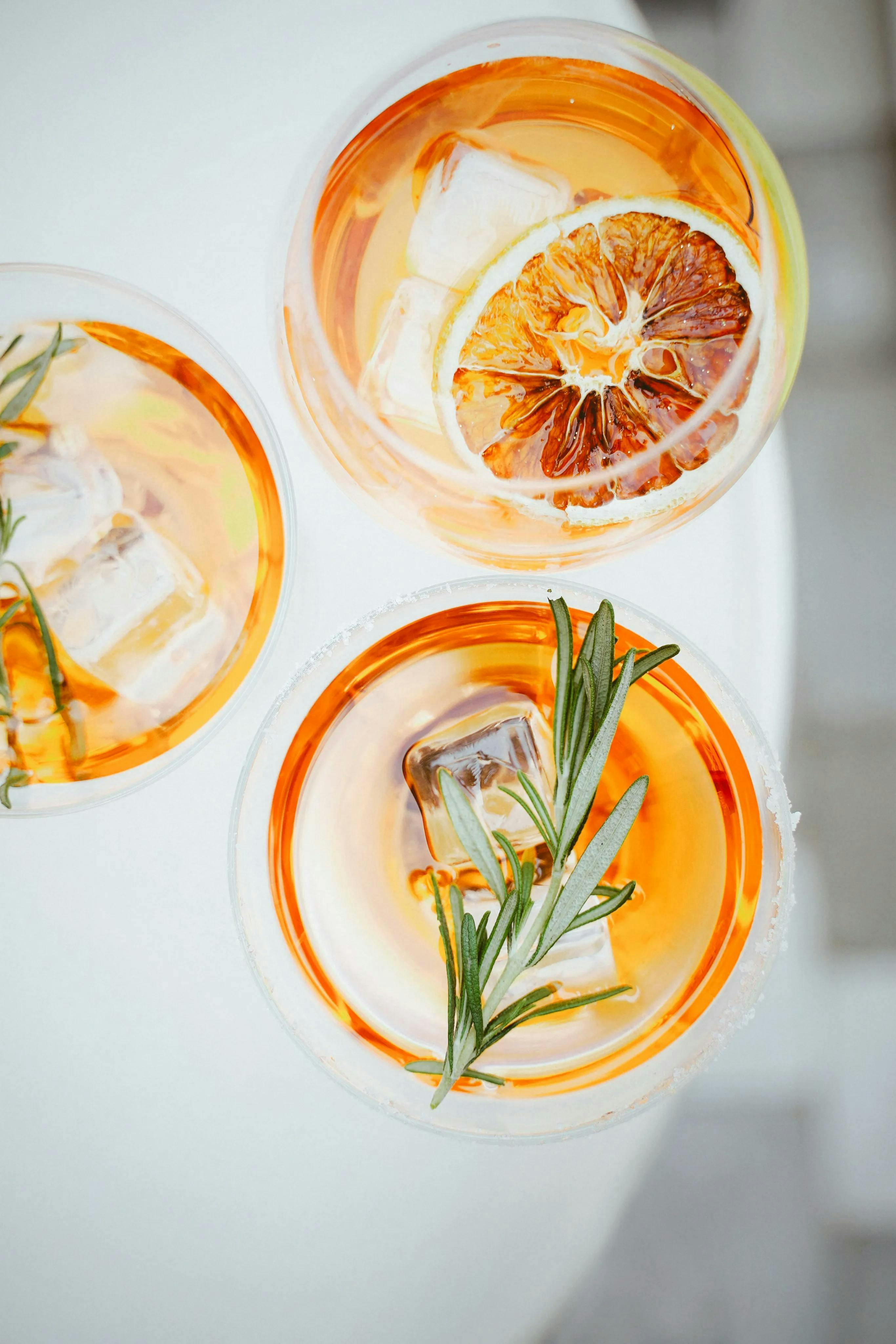 Orange cocktails 