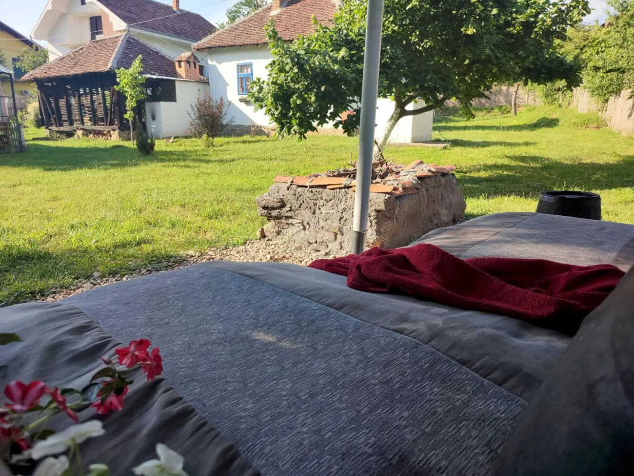 Slika dvorišta