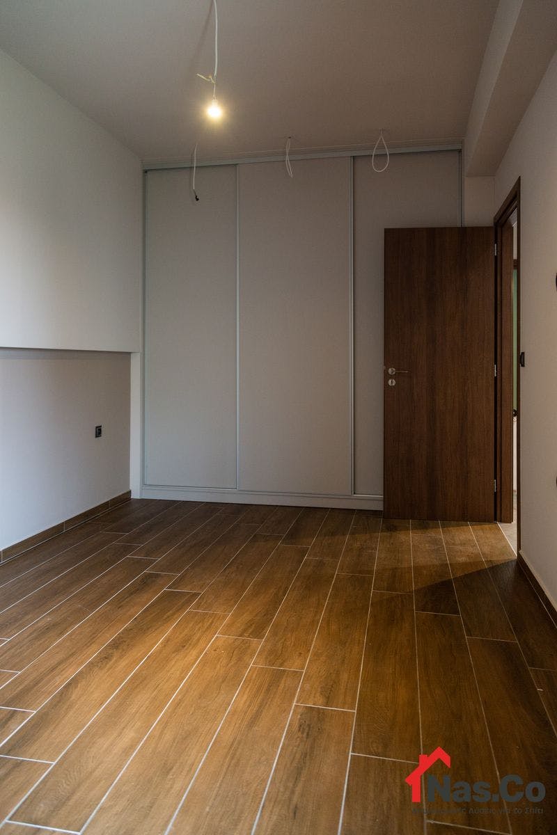 Ολική Ανακαίνιση Μονοκατοικίας στην Παιανία Ιούνιος 2022 πλακάκια ξύλινο δάπεδο