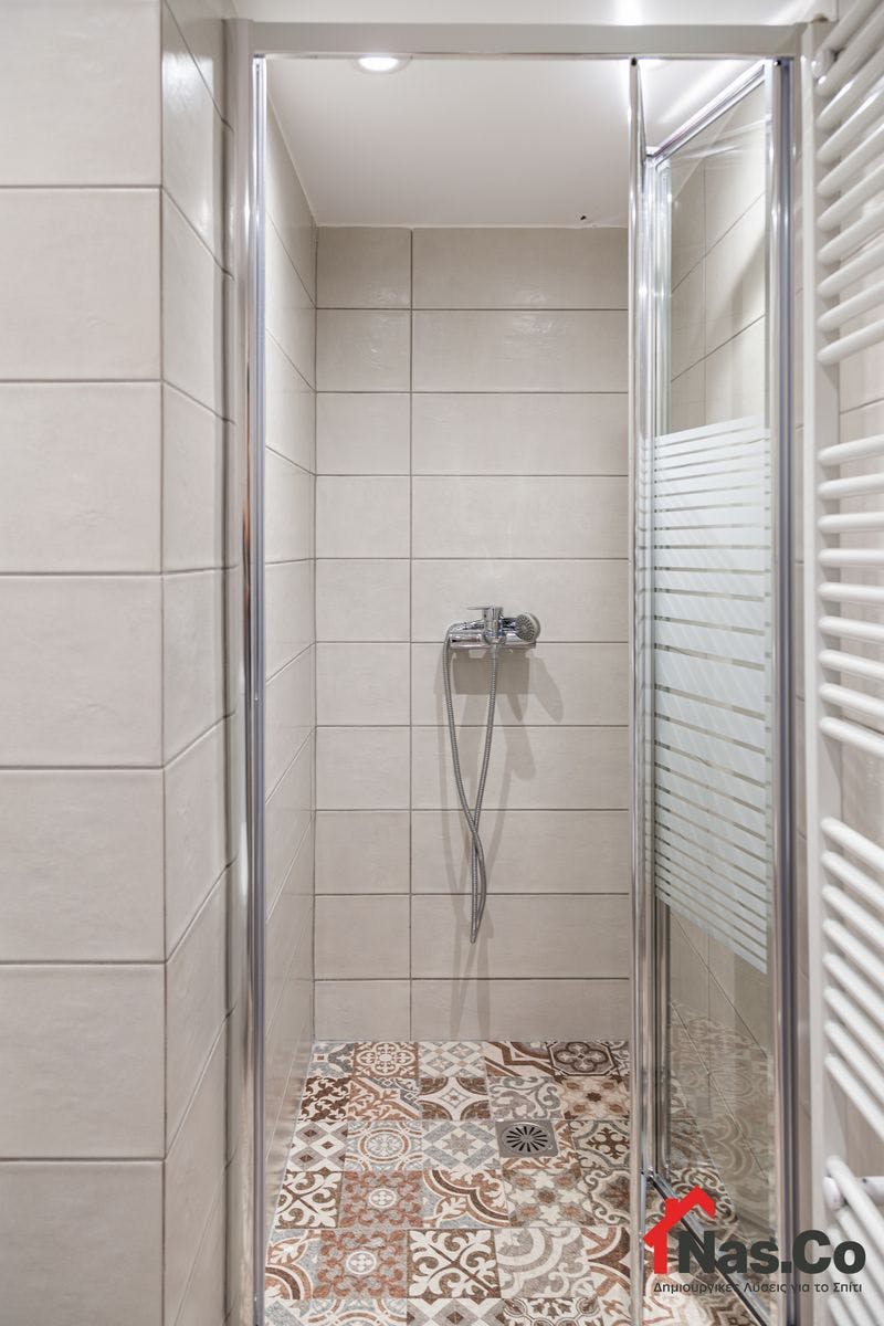 Ολική Ανακαίνιση Διαμερίσματος στο Παγκράτι Ιούλιος 2022 ντουζιέρα