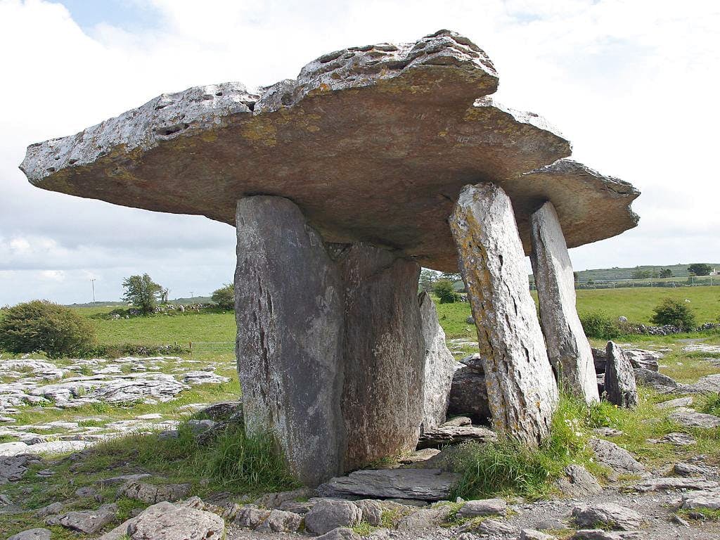 Burren National Park - Poulnabrone Dolmen