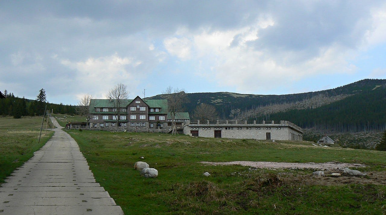 Medvědí Bouda Mountain Hut - Krkonoše National Park