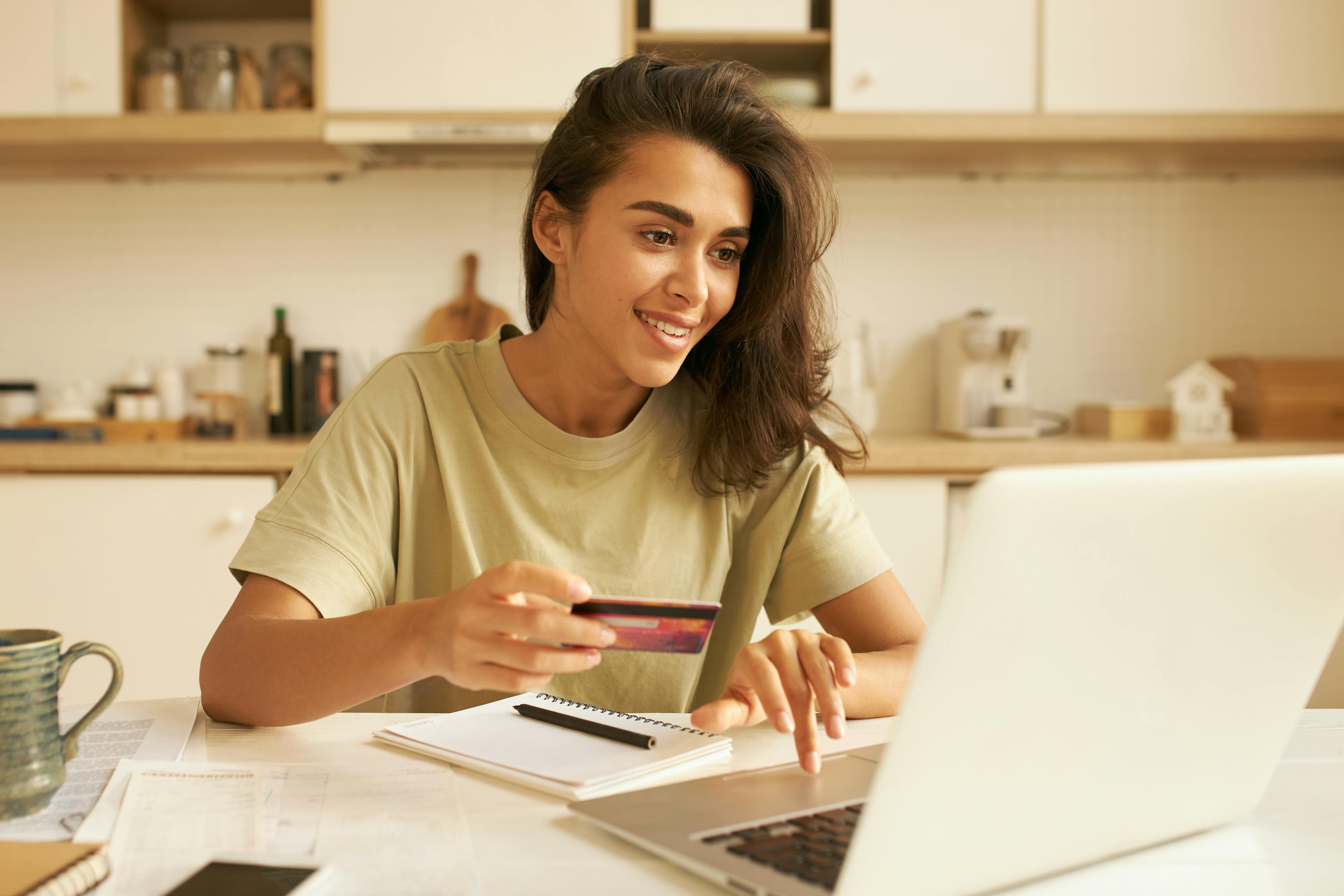 Customer buying products online on JioMart