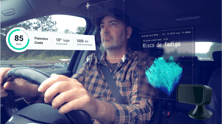 Motorista sendo monitorado por sistema de videotelemetria que calcula risco de fadiga e avalia desempenho com nota de condução e ranking por distância dirigida