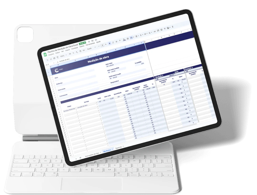 Tablet mostrando a planilha de medição de obras da Cobli.